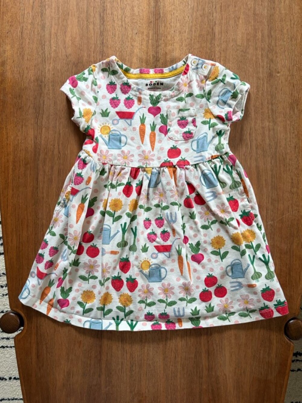 Mini Boden farmer's market garden dress, short sleeves, size 3-4, cotton jersey